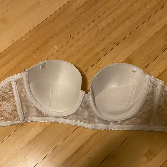 White lace strapless push-up bra - Picture 2 of 3